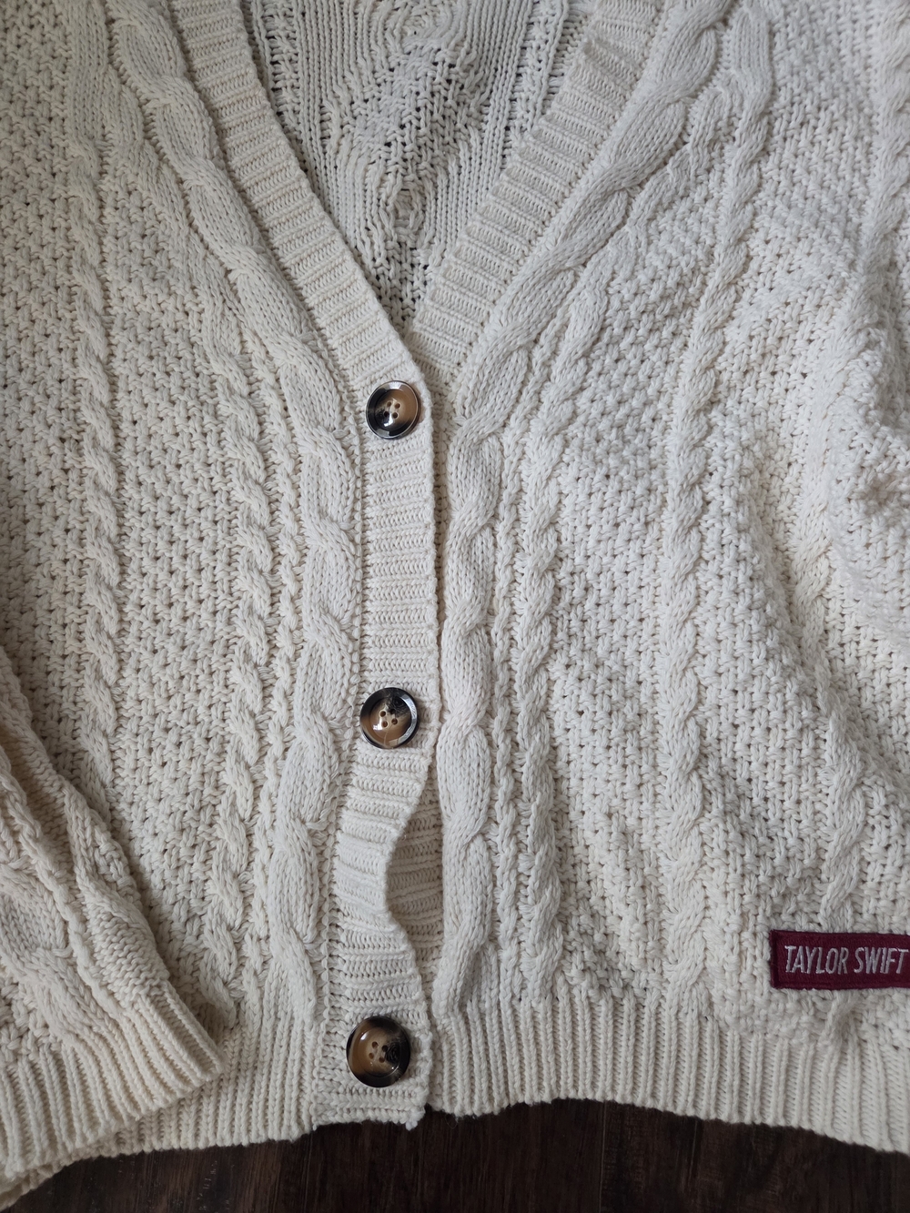 Taylor Swift Cream Cable Knit Cardigan with Red Star Accents - Picture 6 of 7